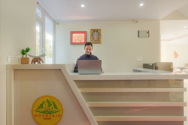 The Ridgeview Retreat Olivia | Pet-friendly Room with Private Balcony, Common  Lounge & Restro | Close to Naldehra, 4