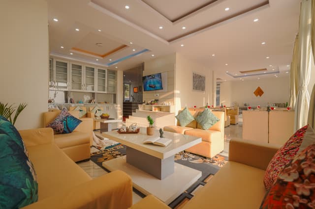 The Ridgeview Retreat Amelia | Hillside 2-Room Suite with Private Balcony, Bathtub & Restro | Near Naldehra Golf Course | Pet-friendly, 2