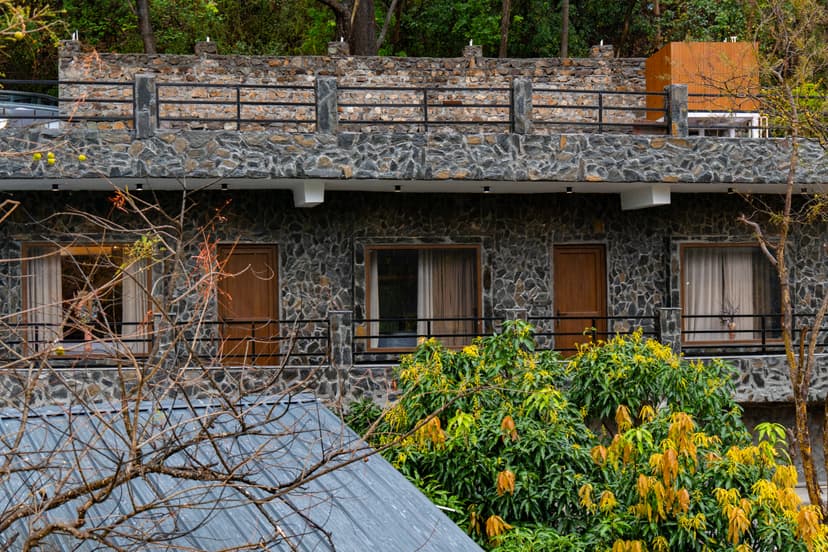 Zephyr Utopia | 1 Premium Room Featuring Shared Pool, Gym & Restaurant With Hill Views