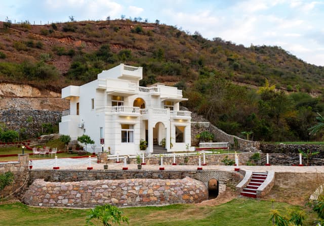 Mandovar Mountain Valley Retreat | 4 Room Pet-friendly Suite In a Private Estate with Shared Pool, Garden, Restaurant & Hill Views, 2