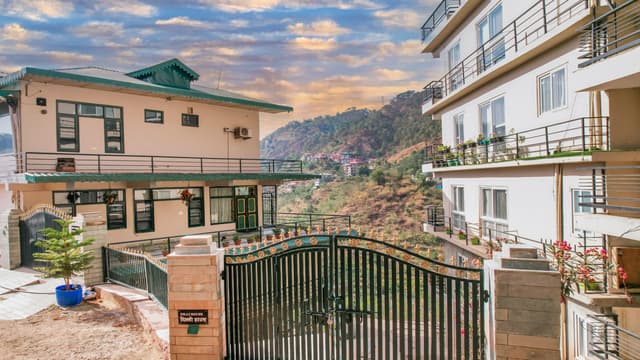 Dilli House | 3-BHK Rooftop Villa with Private Plunge Pool, Jacuzzi, and Gym, 3