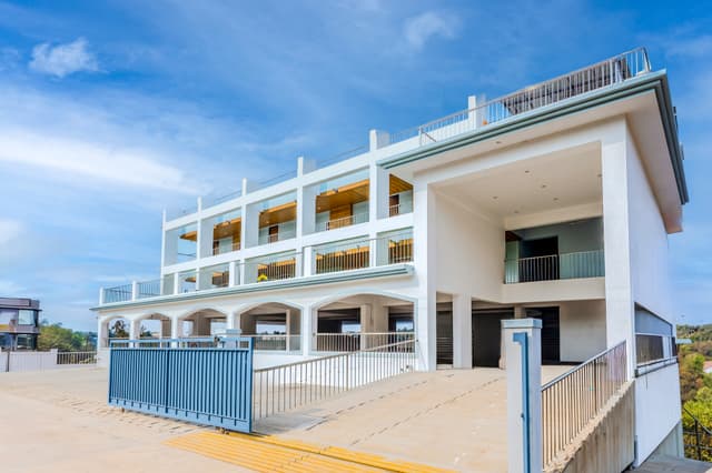 MidPoint Uno Suite | Pet-friendly 1-Room with Shared Outdoor Pool, Living Area & Entertainment Lounge | Lift Access, 3