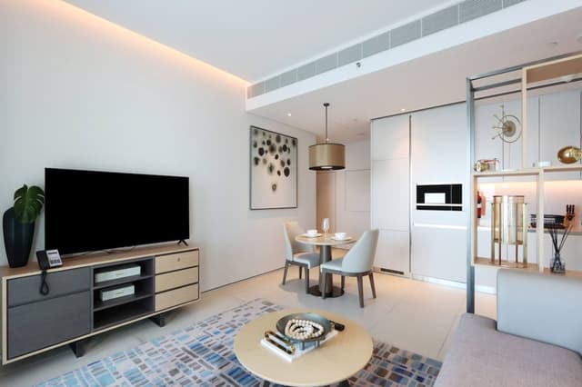 Stunning 1BR with Marina View And Beach Access, 4