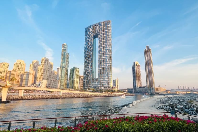 1BHK Coastal Living with Amazing Sea & Marina Views