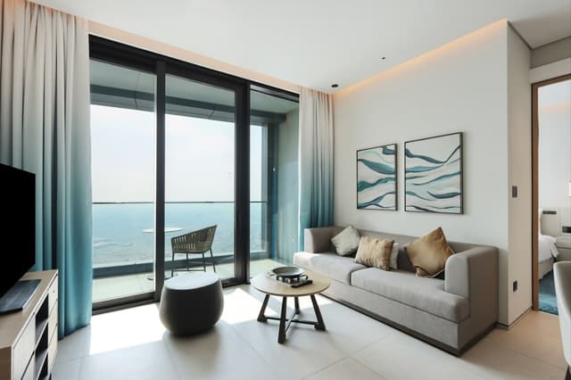 1BHK Coastal Living with Amazing Sea & Marina Views, 5
