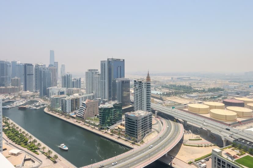 1BHK with Marina and Partial Sea Views