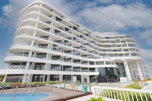 Premium 1BHK with Burj Al Arab Views in Mina, 3