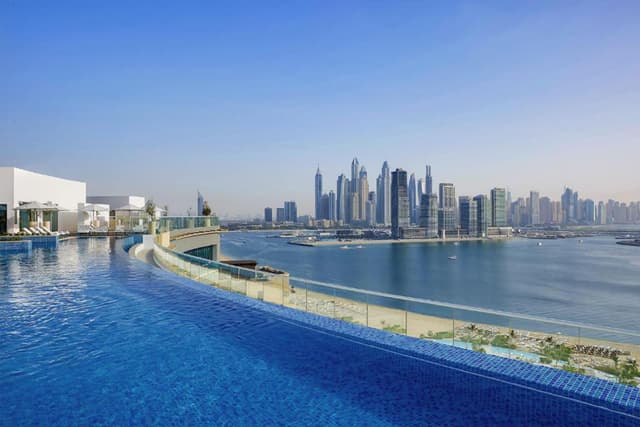 Upgraded 1BR with Balcony,Near Nakheel Mall, 3