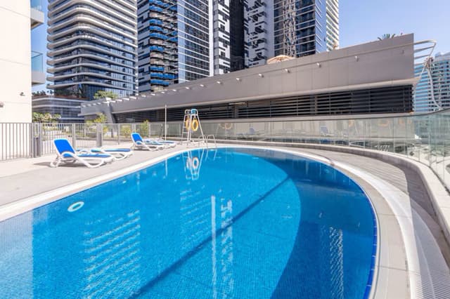 2B & Maid in Dunya 5 Min Walk to Dubai Mall, 3
