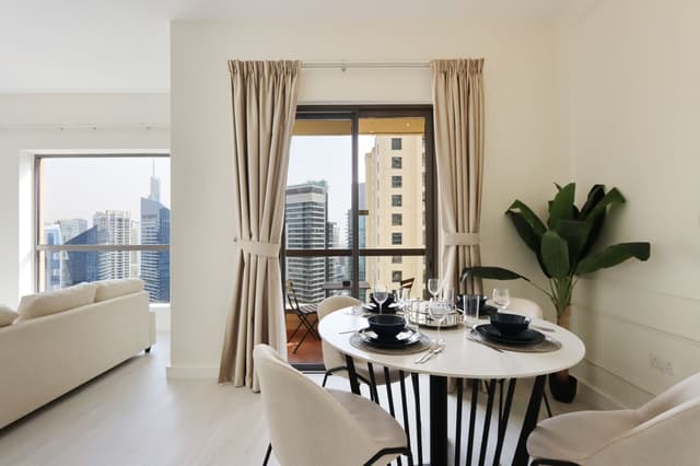 Upgraded 1BHK with Stunning Marina Views, 3