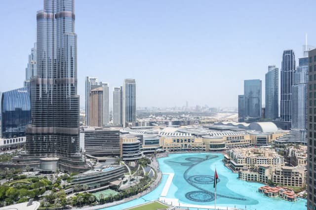 2BR with Iconic Burj and Dubai Fountain Views, 4