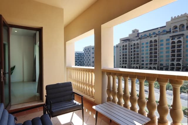 1BR in Palm Jumeirah | Walk to the Beach and Mall, 5
