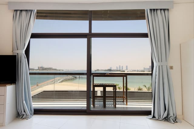 Beachfront Studio with Dining & Leisure Steps Away, 5