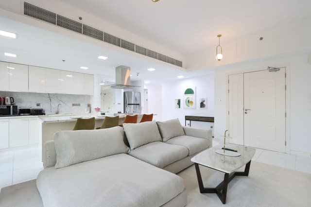 Upgraded 3B with Marina View, Near Promenade, 2