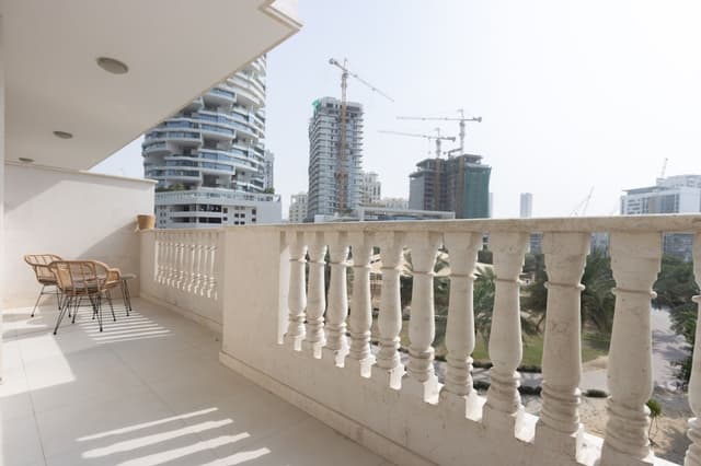 Relaxing 1BR Peaceful Family Living in JVC, 3