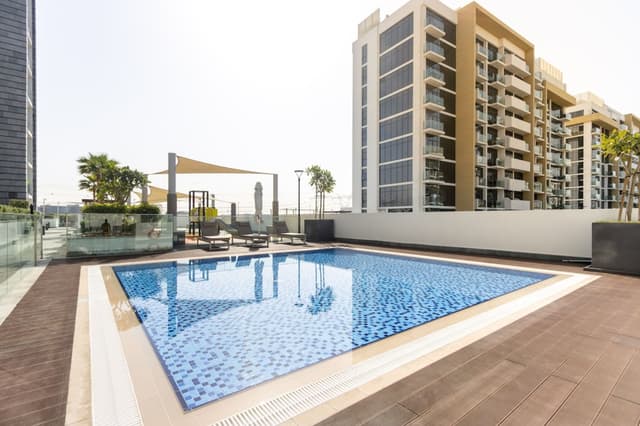 Bright Studio Balcony Close to Downtown Dubai, 3