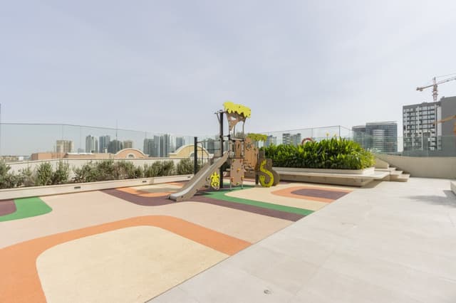 Elegant Designer Studio - Balcony | Rooftop Pool, 4