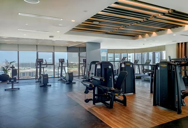High-Floor 2BR | Skyline, Sea & Burj Khalifa View, 5