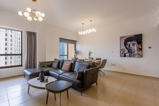 Bright 1BR with Marina & City Views, 5