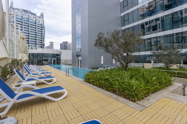 1B by Marasi Drive Close to Downtown Attraction, 3