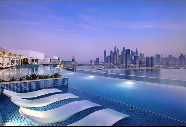 1BR Sea & Skyline Views in Seven Palm, 3