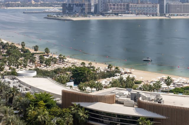 1BR Sea & Skyline Views in Seven Palm, 4