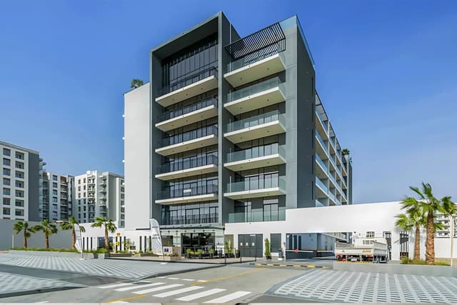 Stylish and Spacious 1B with Private Balcony, 5