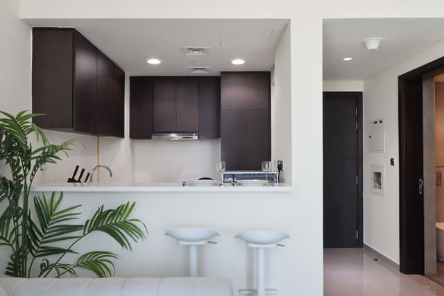 Modern 1 Bed In Merano Tower, 4