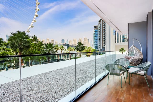 Upgraded 2BR | Near Shopping & Dining Hubs, 3