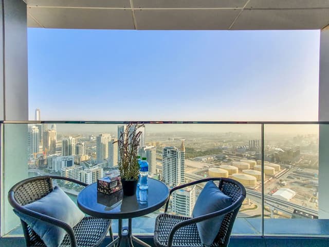Prime 1BR with Marina Views and Beach Access, 5