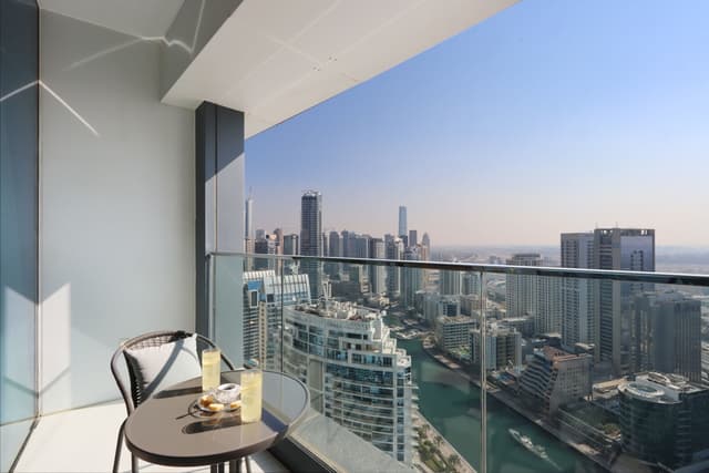 Prime 1BR with Marina Views and Beach Access, 3
