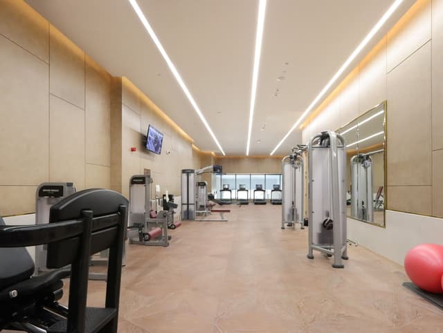 1BR with Sea View in Palm Tower, 5