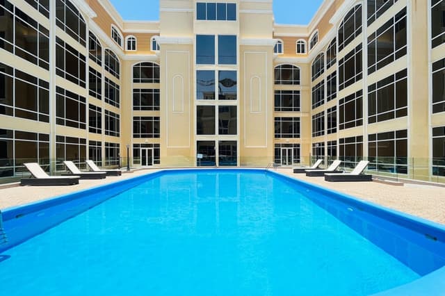 Spacious JVC Studio, Near Dining and Shops, 3