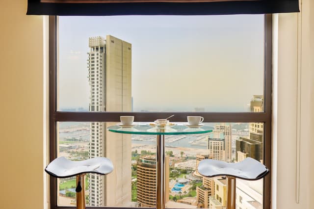 Stunning 1BR with Palm and Sea Views, 5