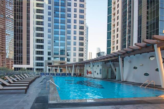 Burj Khalifa View 2BR Spacious Apartment, 4