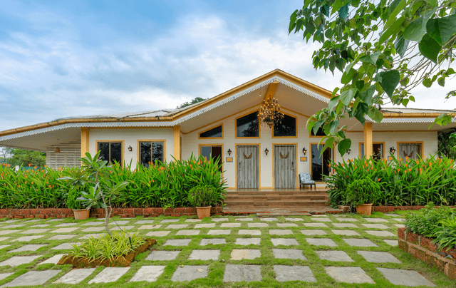 Junglebrooke Standard | Pet-Friendly Master Room with Pool, Verandah, Forest Views & Lawn , 2