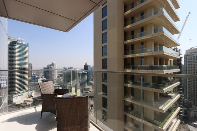 Bright 1BR, Boulevard Point, 3