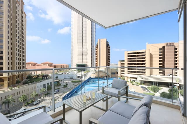 Spacious 3BR in Marina, Steps to the Beach, 4