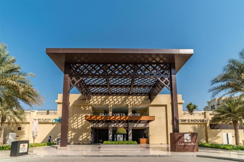 Seaside Studio in Palm Jumeirah, Beach Access