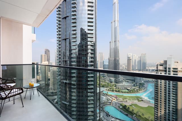 3BR + 1 with Burj and Fountain Views, 4