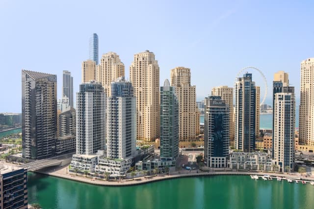 1BR Gem with Stunning Marina Views, Close to Metro, 3