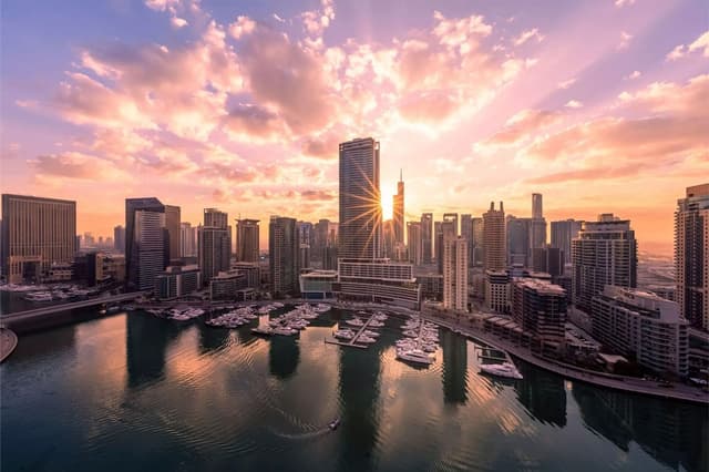 1BR Gem with Stunning Marina Views, Close to Metro, 5
