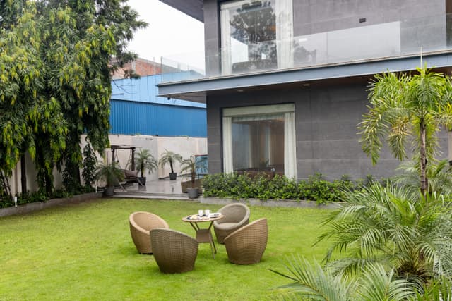 DSG Farm | Pet- friendly modern house Inspired 3-BHK with Bar with lounge, Jacuzzi Private Pool, Swimming pool, Terrace & Garden, 4