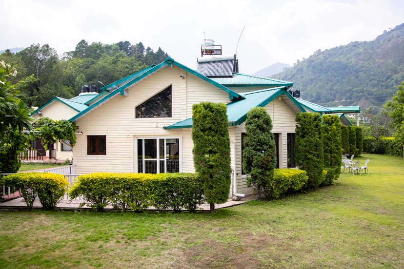 Karinya Villas Frond | Scenic Hill View 3-BHK Villa With Shared Gazebo and Garden