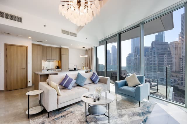 Deluxe 1BR Corner Suite with Marina Views, 2
