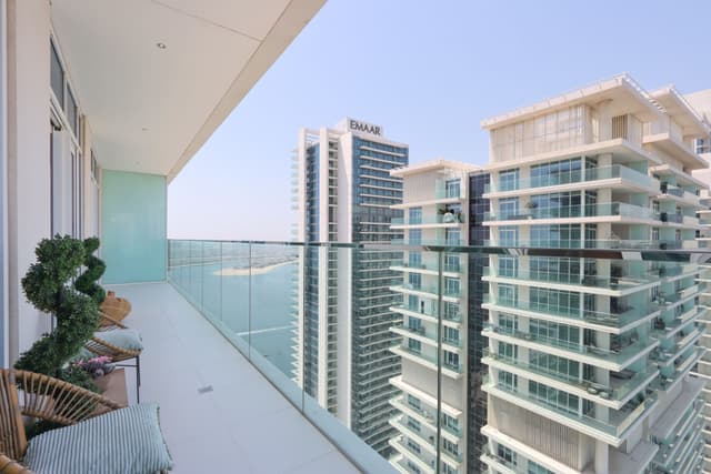 3BR with Marina Skyline View & Private Beach, 4