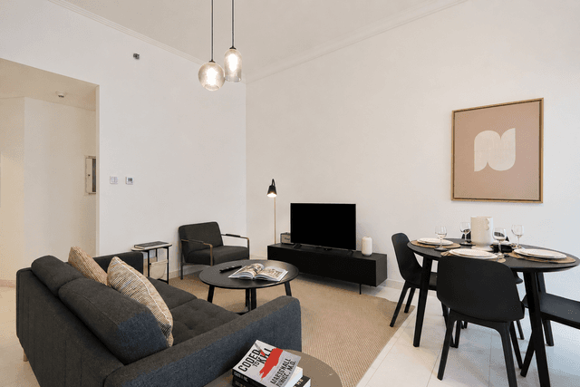 Spacious 2 BR in Dubai Marina with Balcony, 2