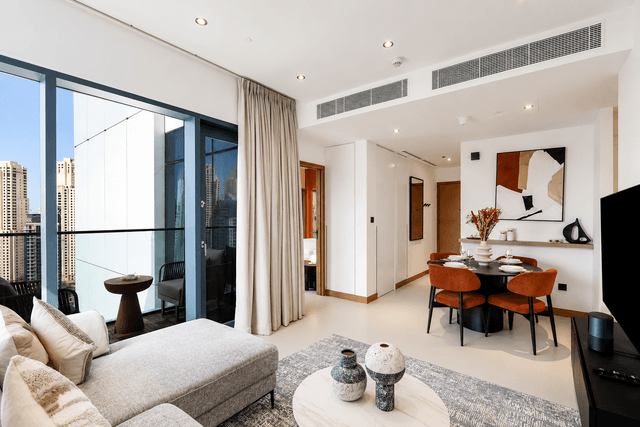 1BR Gem with Stunning Marina Views, Close to Metro, 2