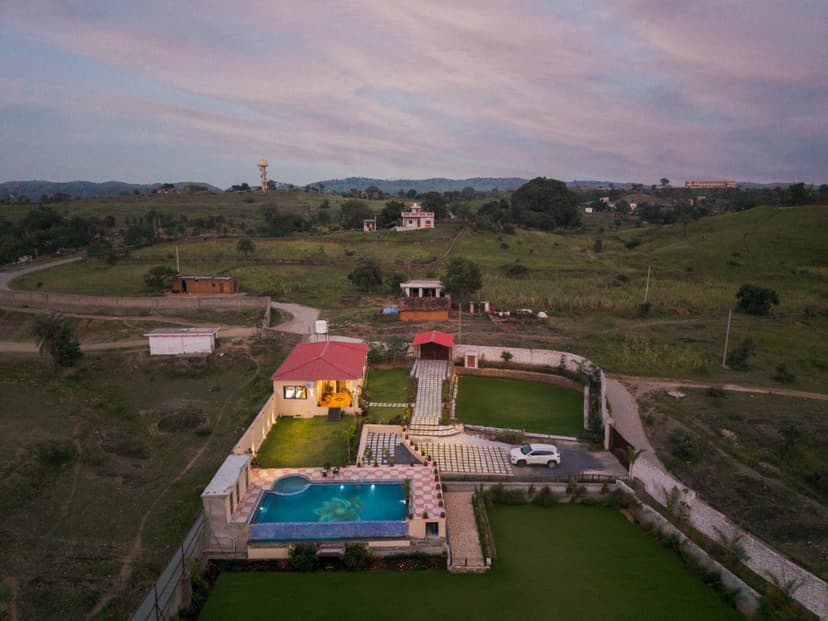 Kasa Alsigarh | 2 BHK Hill-View Villa With Private Pool, Landscaped Lawn & Library