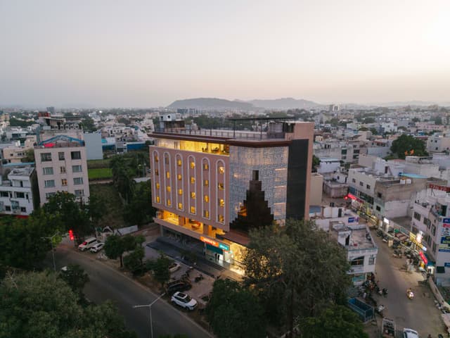 Velora Royal | Deluxe Room In A Hotel With Shared Pool, Reception, Banquet And Party Hall, 2